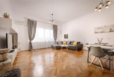 Apartament cu 3 camere decomandat, mobilat în Central