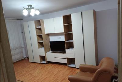 Apartament cu 2 camere, mobilat în Titan