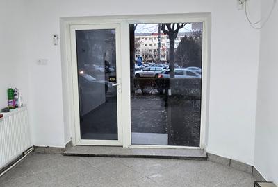 Târgoviște,  micro 6 Bdul Tudor Vladimirescu vsnzare spatiu comercial - 2