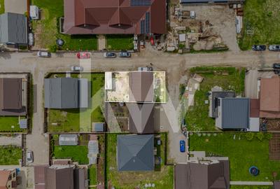 Casa singur in curte, la rosu, Izvor, Comision 0% - 13