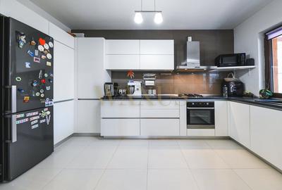Casă individuală cu 5 camere, 4 dormitoare, 236 mp, dressing, - 9