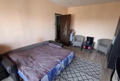 Centru Civic , 3 camere, decomandate, 77mp, 125000Euro - 2