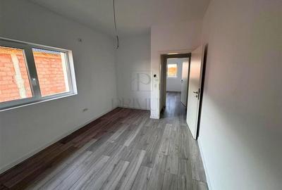 Comision 0 - Duplex finalizat - la asfalt - zona excelenta - canalizare - 8