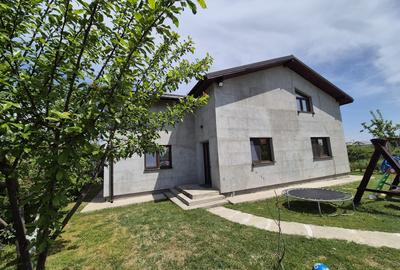 Mihailesti, vanzare vila P+M, 258mp, teren 912mp. - 3