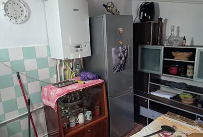 Casa 3 camere - zona Bratianu/2 cocosi - 84.900 euro (Cod E2+E7) - 15