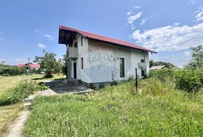 Casă / Vilă cu 3 camere de vânzare - 13