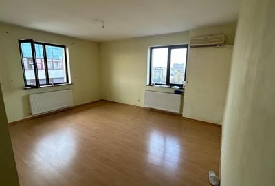 Apartament 3 camere S4 str Savinesti - 14