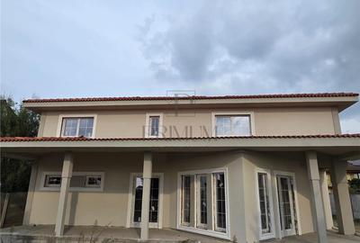 Casă individuală cu 6 camere în Moșnița Veche