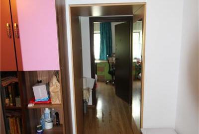 Decomandat cu 2 bai, modelul cel mai mare - 8