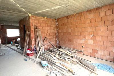 Duplex cu 3 camere în Est