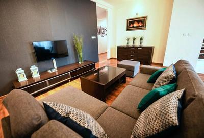 Apartament cu 3 camere decomandat, mobilat în Faleza Nord