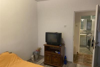 Apartament 2 camere , zona centrala - Scoala nr 10,etaj 2 8  , decomandat - 11