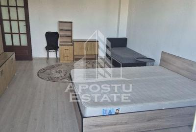Garsonieră decomandată, mobilată în Soarelui