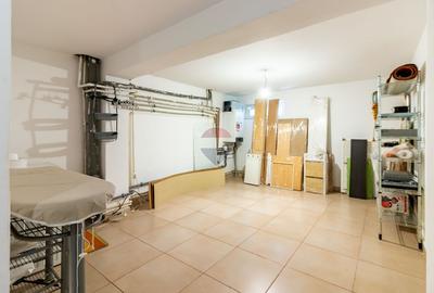 Casă / Vilă cu 6 camere de vanzare in Corbeanca, centru, autobuz, Mega - 11