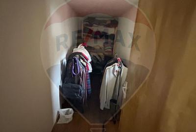 Casă de vânzare cu teren generos de 1.043 mp, două corpuri de locuit. - 6