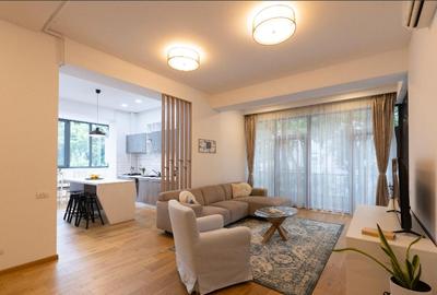 Apartament cu 3 camere semidecomandat în Aviației