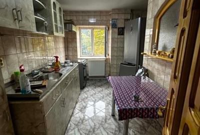 Apartament 3 camere decomandat, et. 2, Zona Piata mare - 6