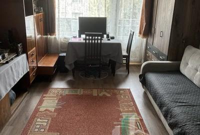 Apartament cu 3 camere semidecomandat, mobilat în Gheorgheni