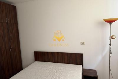 Apartament cu 3 camere semidecomandat, mobilat în Andrei Mureșanu