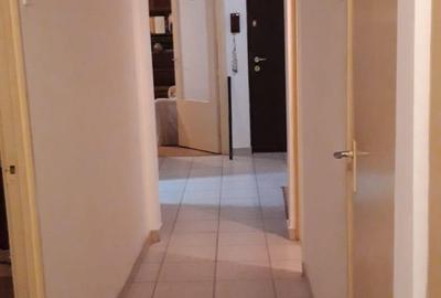 Apartament cu 3 camere decomandat în Rahova