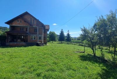 Aninoasa-Valea Silistii, vila de vanzare, p+1, util 140 mp, teren 2850 mp - 2