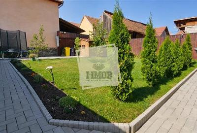 Casă individuală cu 5 camere în Șura Mare