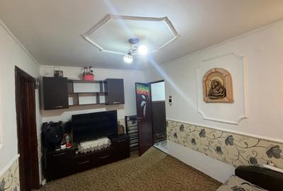 Apartament cu 3 camere semidecomandat, mobilat în Valea Rosie