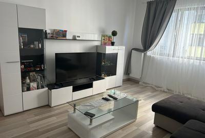 Apartament cu 3 camere decomandat, mobilat în Parcul Carol