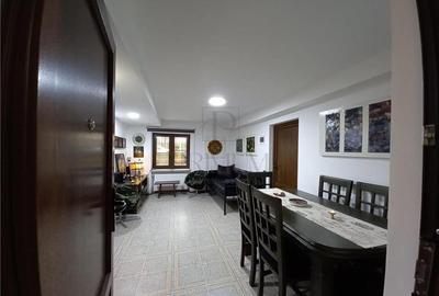 Apartament cu 3 camere decomandat, mobilat în Central