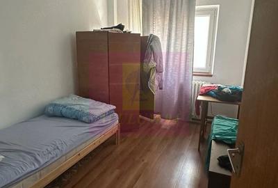 Apartament cu 3 camere decomandat în Tineretului