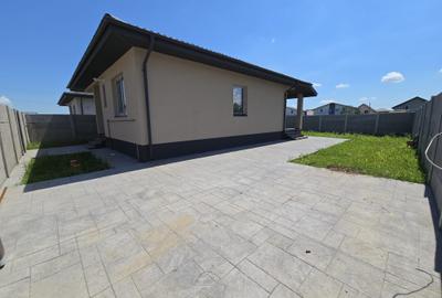 Casă cu 3 camere în Berceni