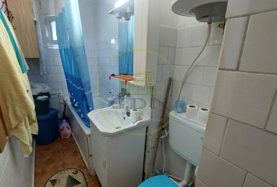 Apartament 3 camere, semidecomandat, etajul 3, Cornitoiu zona Unitatea Militara - 5
