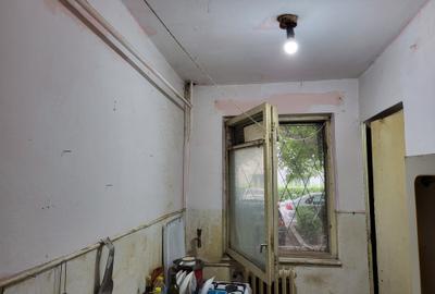 Apartament 3 camere, parter, cu balcon. Necesita renovare completa. - 6