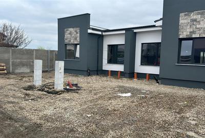 Duplex pe plan - 4 camere - zona linistita - terasa mare - 6