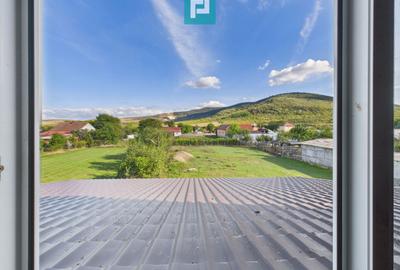 Casă cu panoramă spre dealurile Șiriei - 1