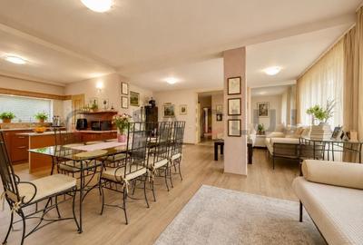 Hotel/Pensiune, de 568 mp, în Borhanci