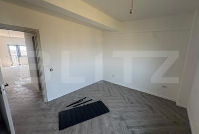 Apartament cu 3 camere semidecomandat în Rediu