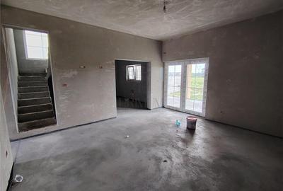 Duplex despartit prin C.T. - dormitor la parter - 3 bai - zona excelenta - 4
