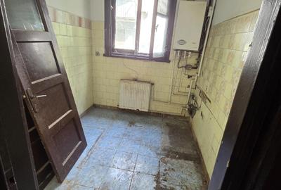 Primăverii, etaj 1/3, decomandat, 2 balcoane - 3
