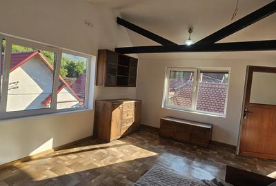 Vand casa traditionala renovata ,situata in Marginimea Sibiului ,in Orlat - 2