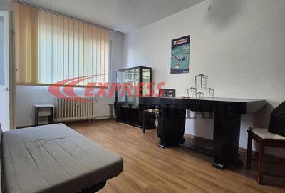 Apartament cu 3 camere decomandat în 1 Decembrie 1918