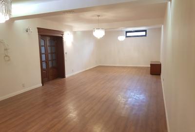 Sisesti-vila eleganta cu finisaje-lux,acces securizat,confort termic sporit,view - 13