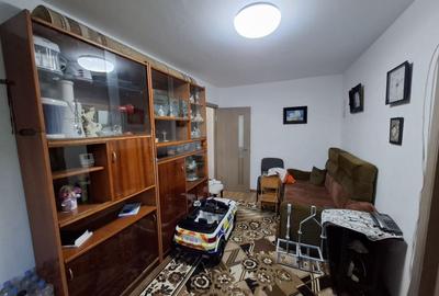 Apartament cu 2 camere nedecomandat, mobilat în Tomis Nord
