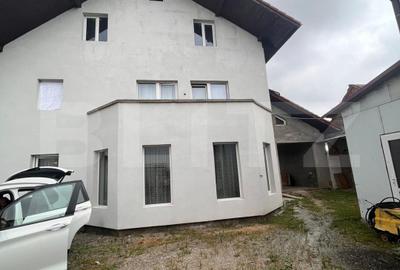 Casă individuală cu 9 camere în Exterior Nord