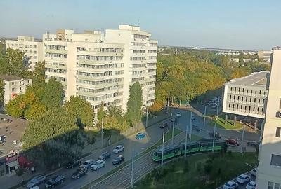 Apartament cu 4 camere decomandat în Pantelimon