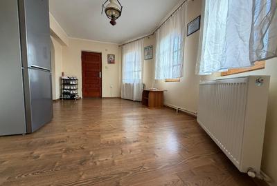 Casă individuală cu 3 camere în Dragodana