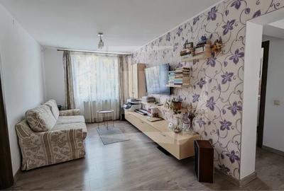 Apartament cu 3 camere semidecomandat, mobilat în Plopilor