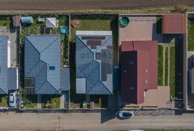 Vilă modernă, cu garaj, panouri și pompă de căldură, Cristian - 31