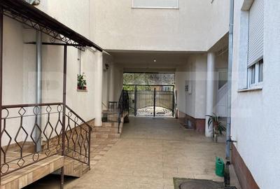 Casă individuală cu 16 camere în Titulescu