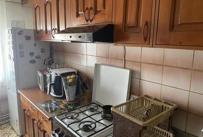 Apartament 3 camere , strada Pictor Grigorescu (b-dul Brailei ) , 72 mp , centra - 14